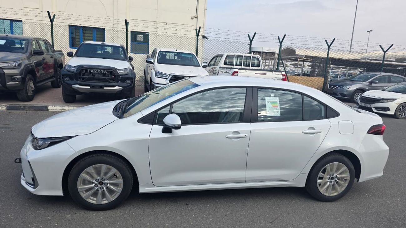 تويوتا كورولا TOYOTA COROLLA 1.8 AT WITH SUNROOF WHITE 2024