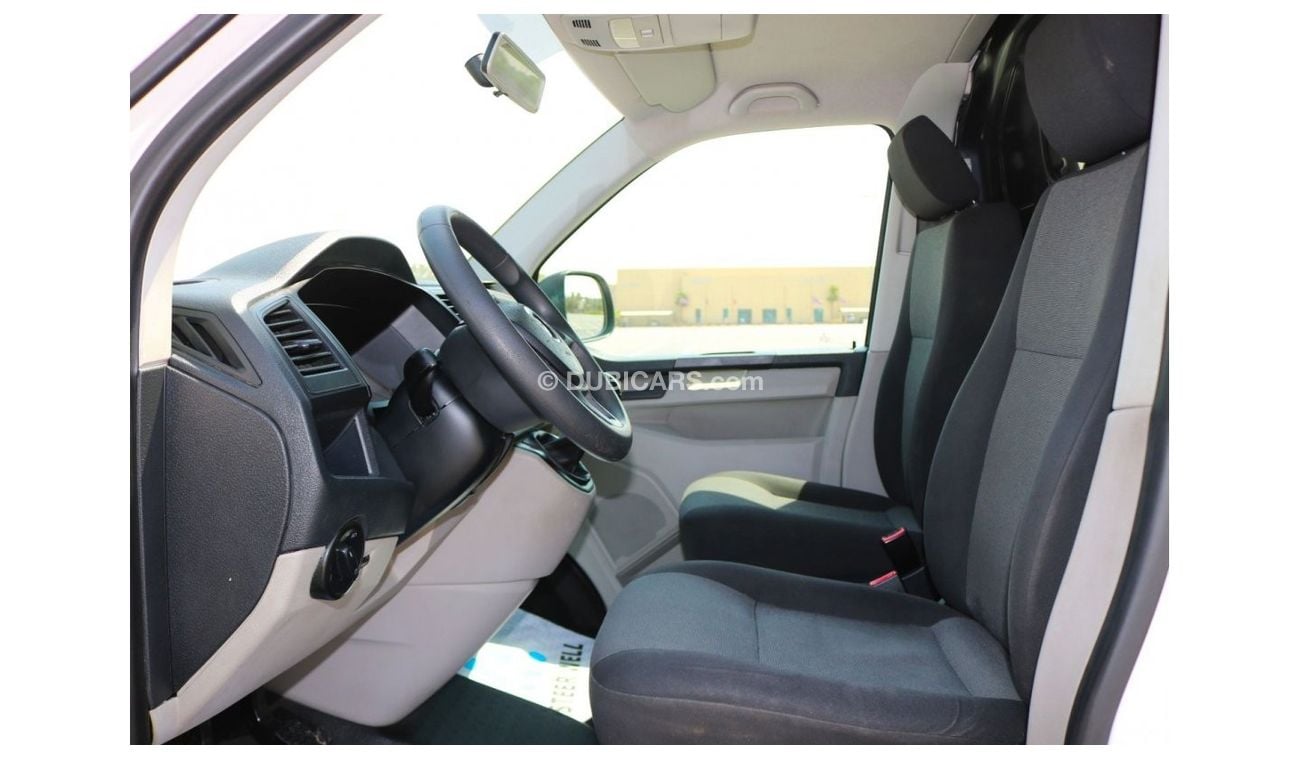 Volkswagen T5 Transporter 2017 | Volkswagen Transporter TSI | Delivery Van | PETROL - MANUAL | GCC SPECS - EXCELLENT CONDITION
