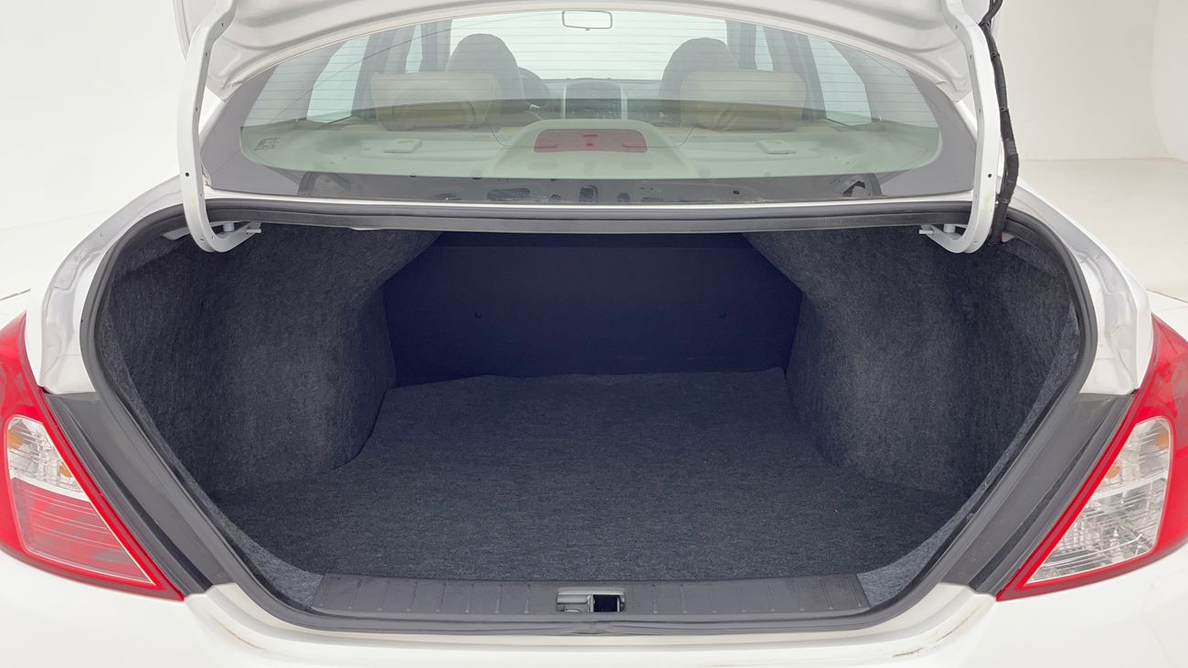 نيسان صني S 1.5 | بدون دفعة مقدمة | اختبار قيادة مجاني للمنزل