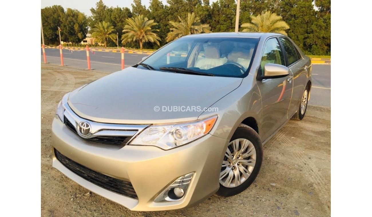Used Toyota Camry 2014 for sale in Sharjah 318056