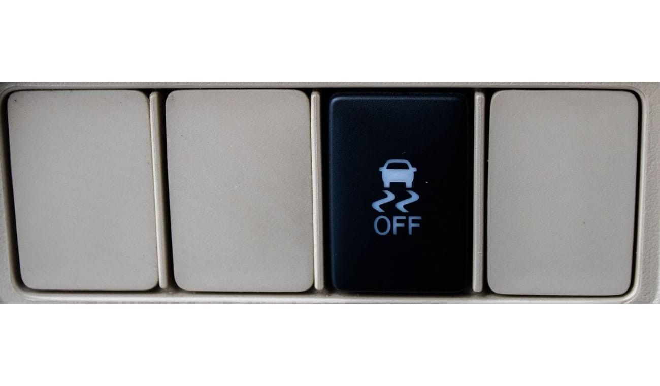 Toyota Yaris SE 1.3L (98 HP) hatchback Toyota Yaris 2019 GCC accident free in excellent condition 683 P.M