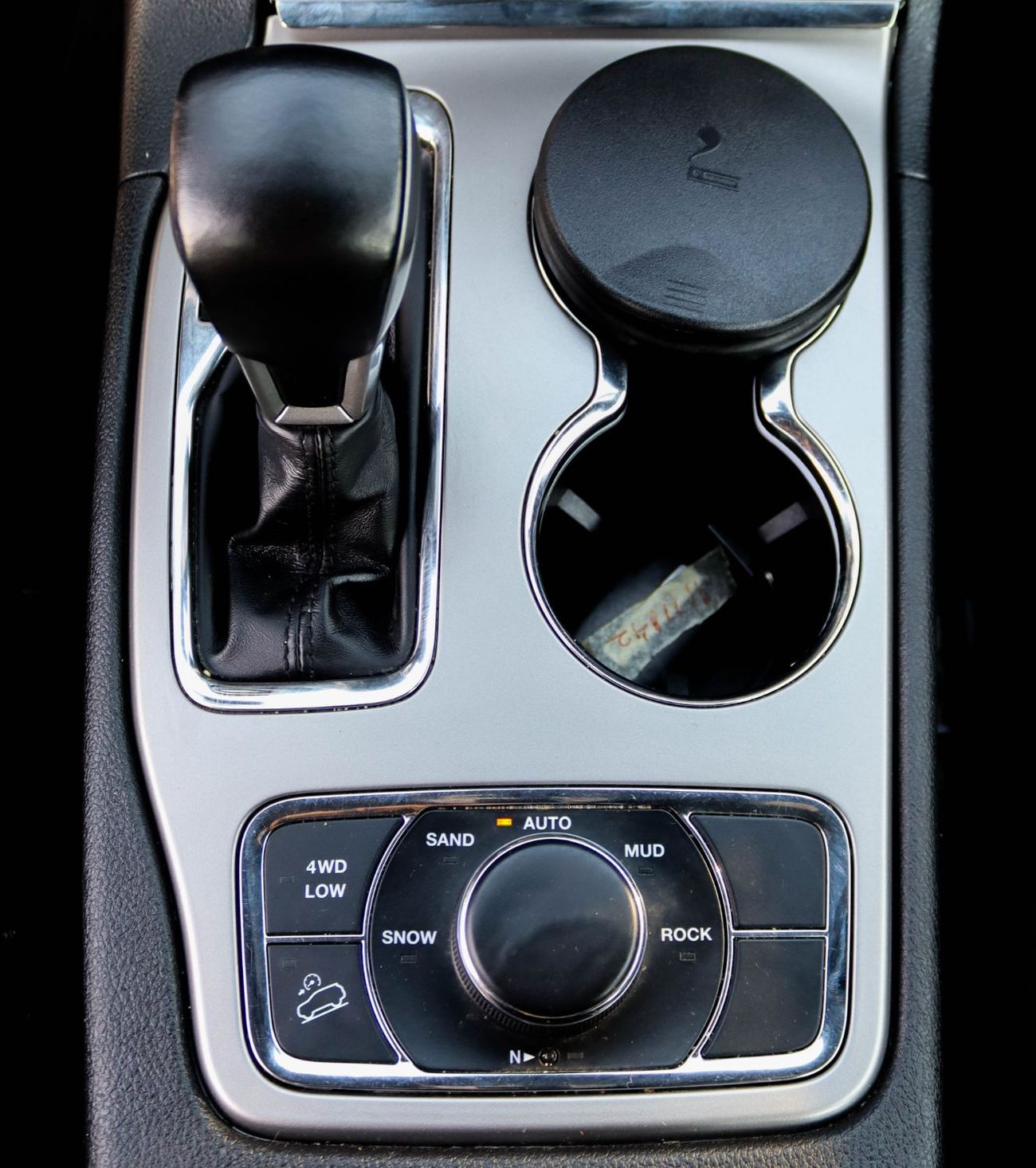 جيب جراند شيروكي جيب جراند شيروكي ٣.٦ لتر | موديل ٢٠٢١، خليجي | حالة ممتازة | قسط شهري ١٬١١١