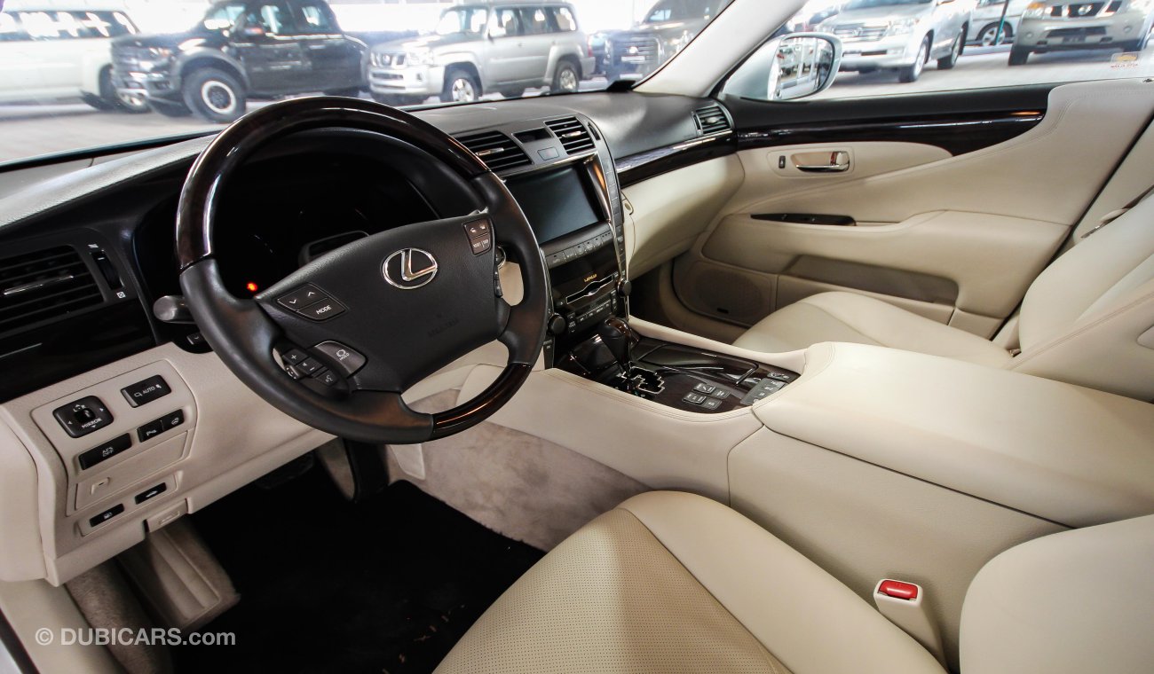 Lexus LS460