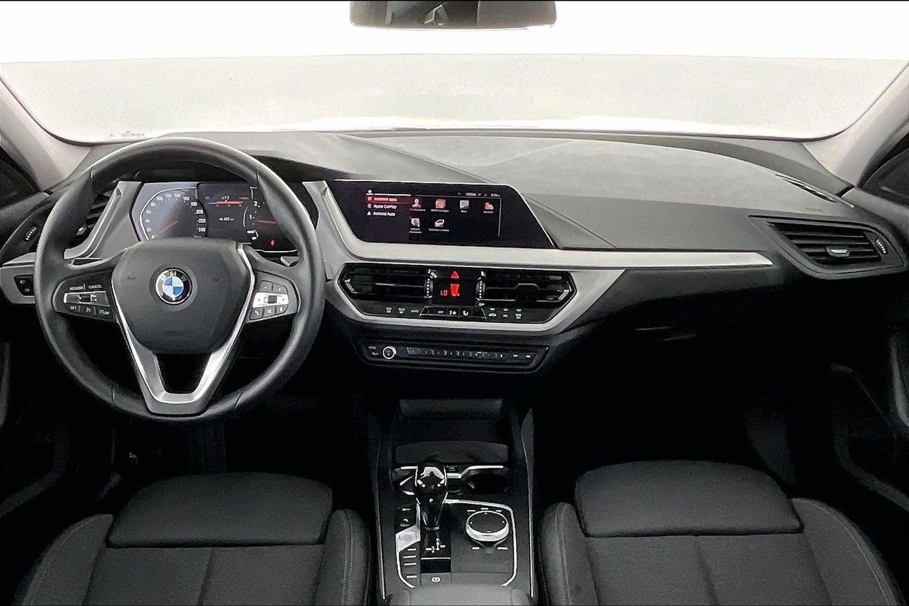 بي أم دبليو 120i Joy Edition | عرض العيد الحصري | خالية من أضرار الفيضانات