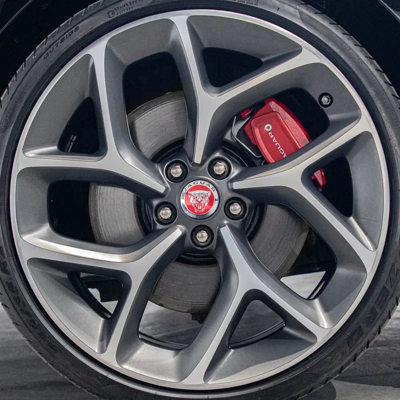 Jaguar XE P 300 Limited Edition