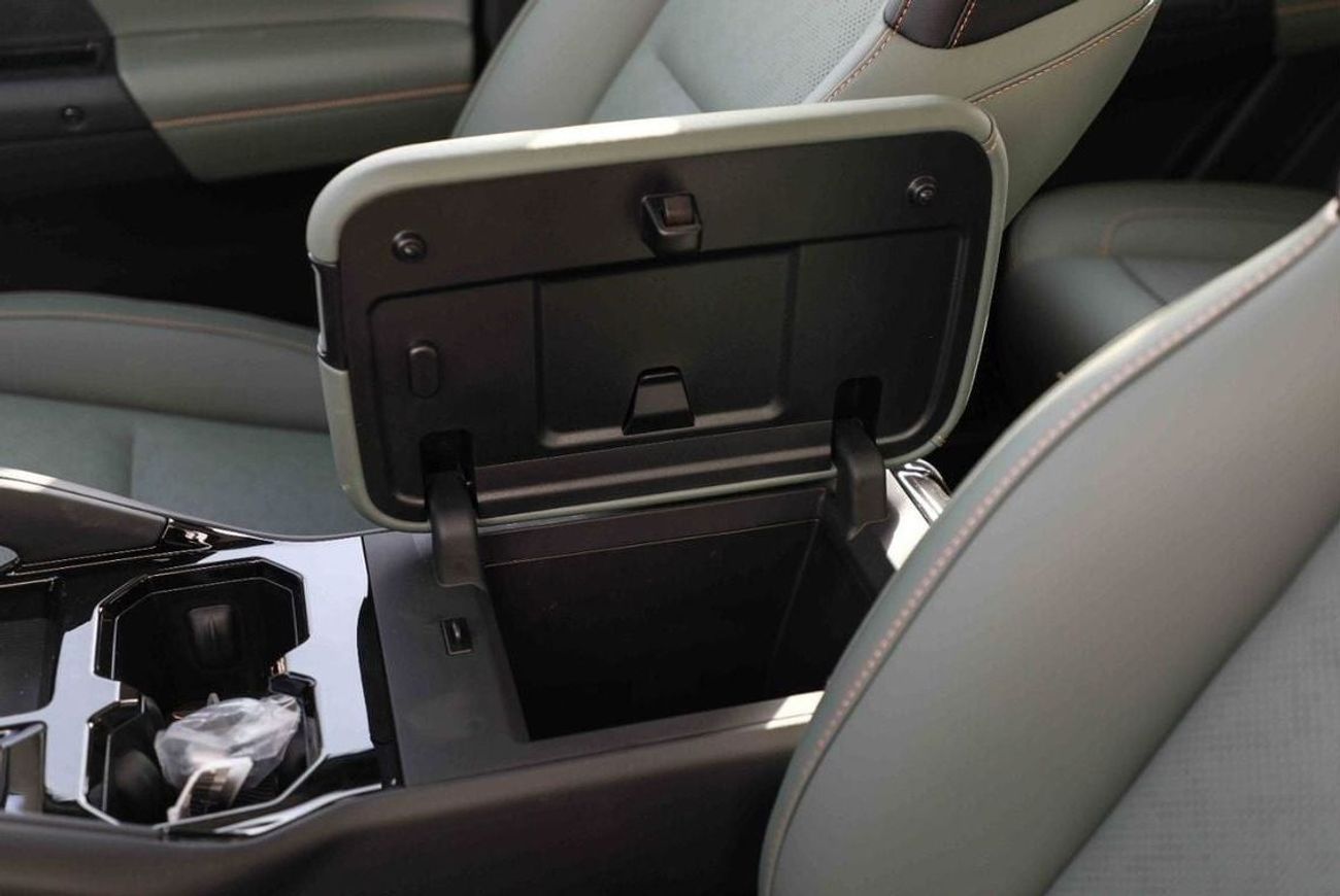 شيري iCar 03 2024 ICAR EQ3 V3 High Performance 4WD - White inside Green | Export price