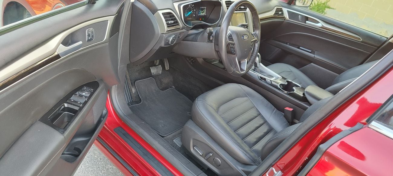 فورد فيوجن SE 2.0L Plug-In Hybrid