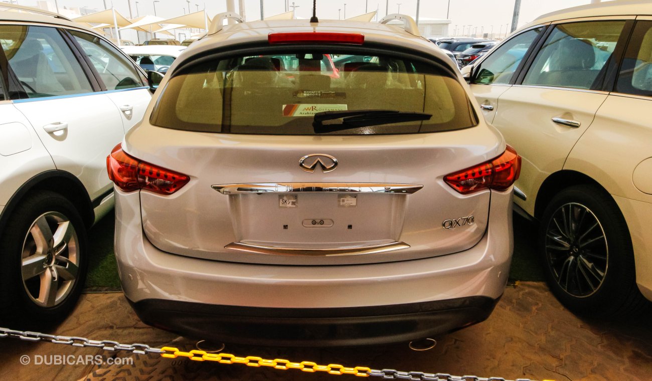 Infiniti QX70