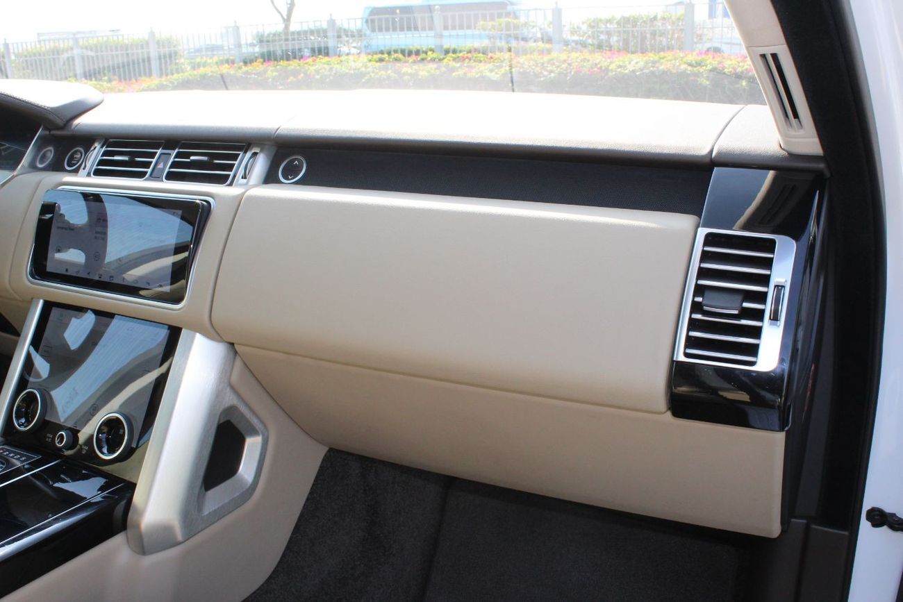 Land Rover Range Rover V6 UNDER WARRANTY GCC MINT IN CONDITION