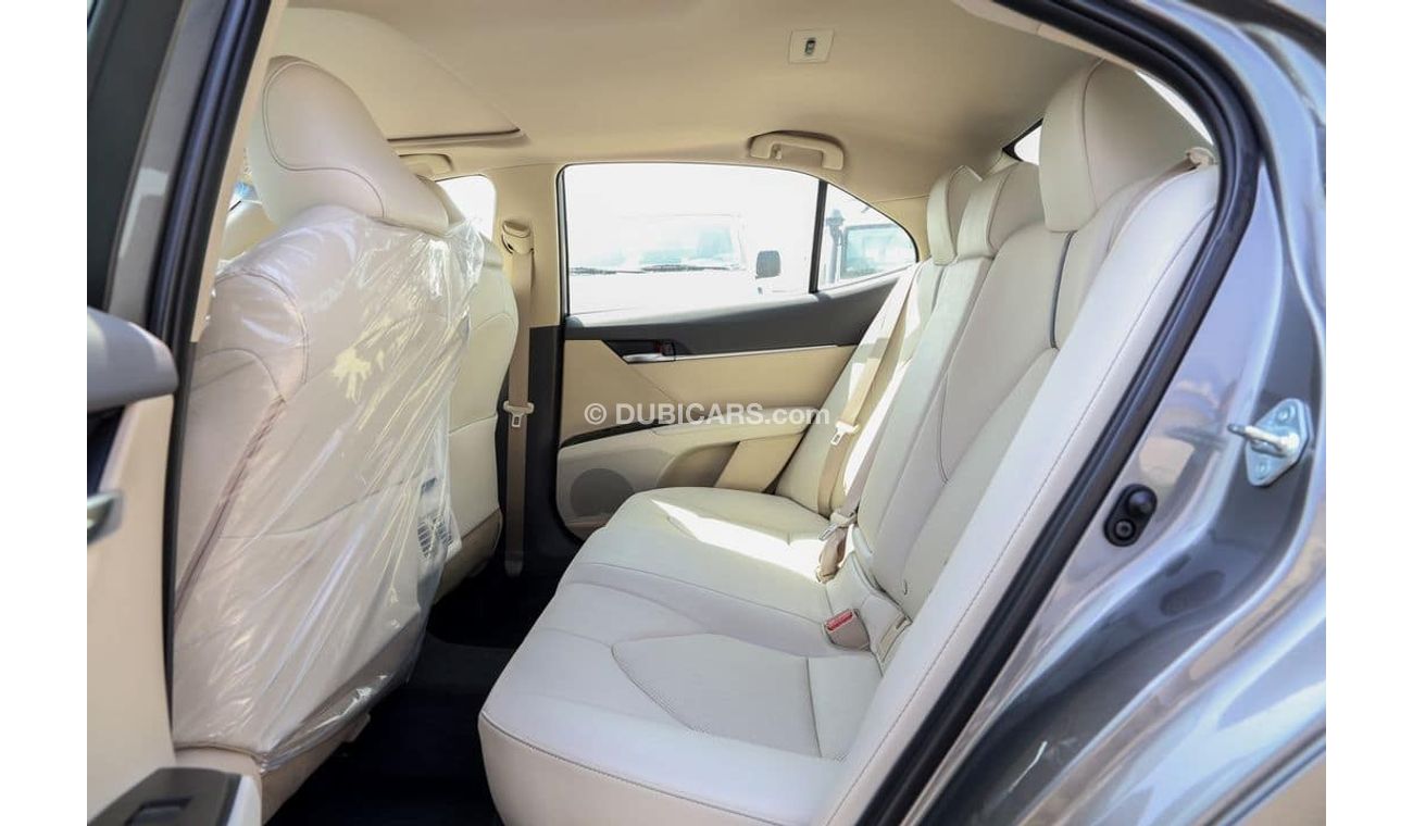 تويوتا كامري 2.5L GLE PET A/T - 23YM -  w/SUNRF - SIL_BEIG (EXPORT OFFER)