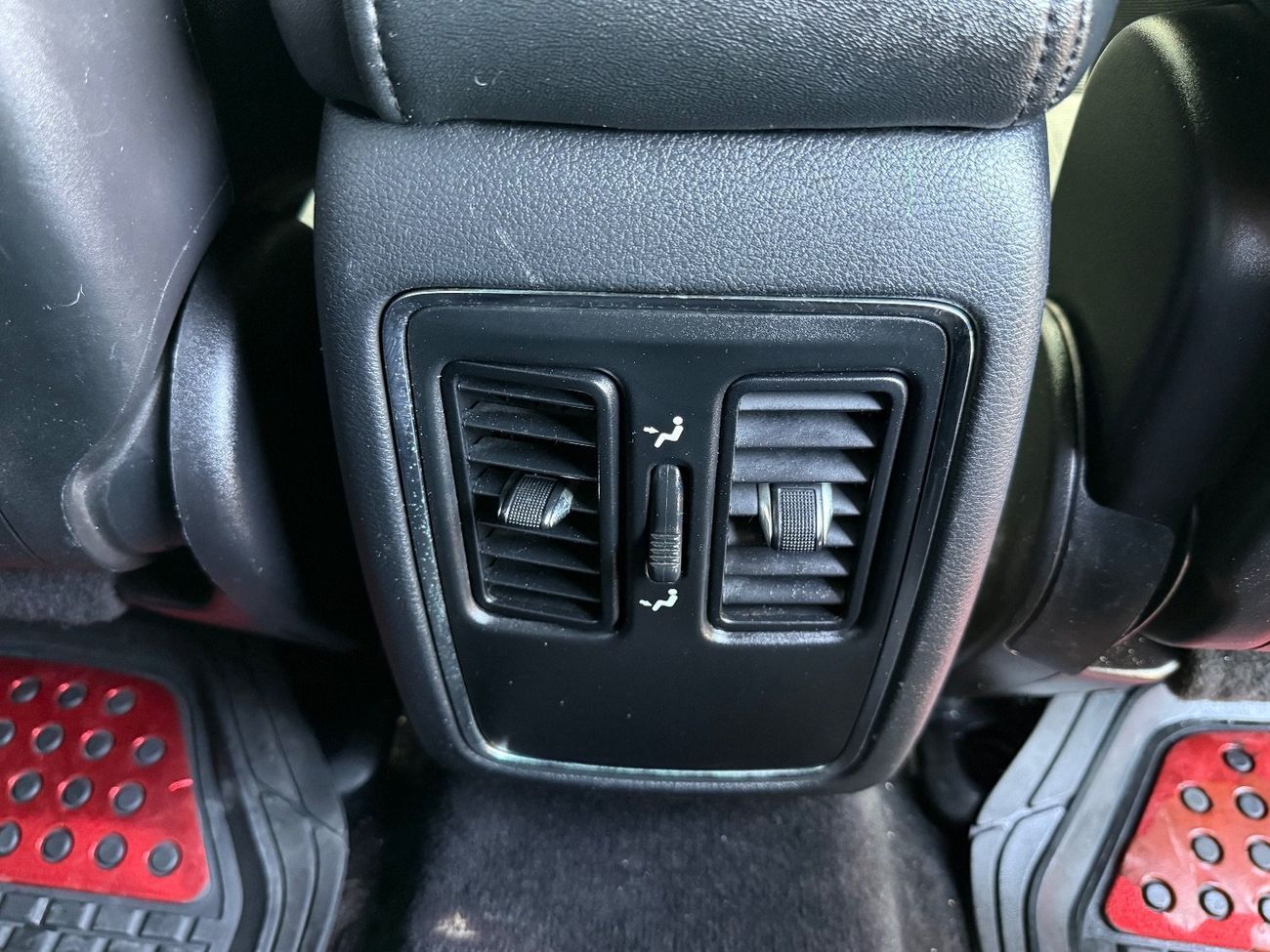 جيب جراند شيروكي Laredo 3.6L