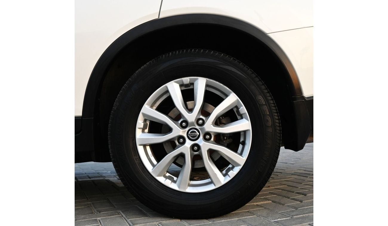 Nissan XTrail Nissan X-Trail 2018 GCC in excellent condition, inside and out