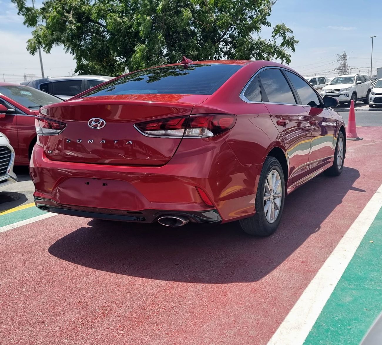 Hyundai Sonata V4 / 2.4L / DVD / REAR CAMERA / LEATHER SEATS (LOT #  20393)