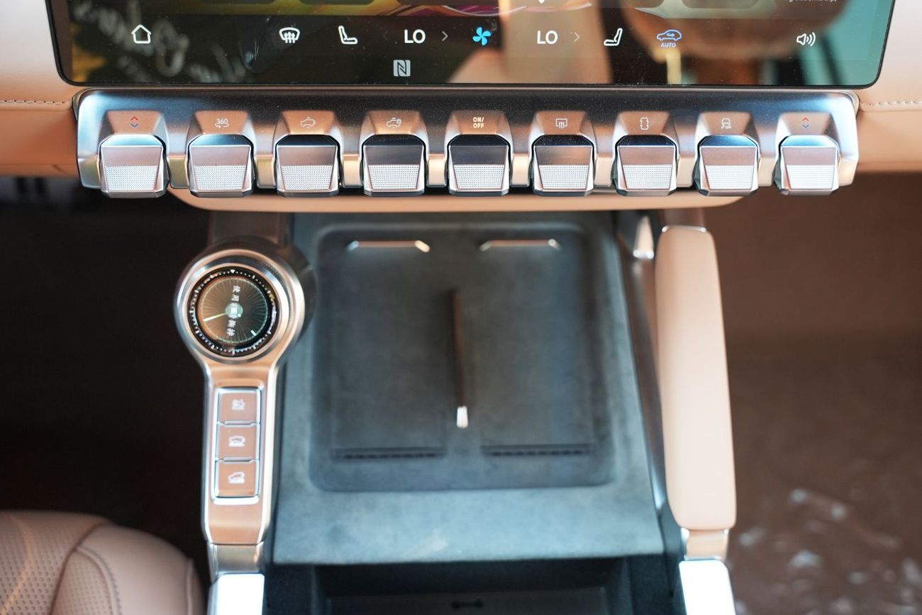 دونج فينج إم هيرو إم 817 M-Hero M817 Pro 1.5T Plug-in Hybrid 0km