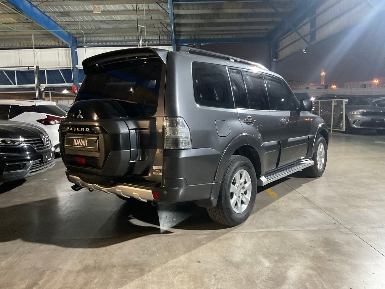 ميتسوبيشي باجيرو GLS Highline | شامل الضمان | 0 ﺪﻔﻋﺓ ﺃﻮﻟﻯ