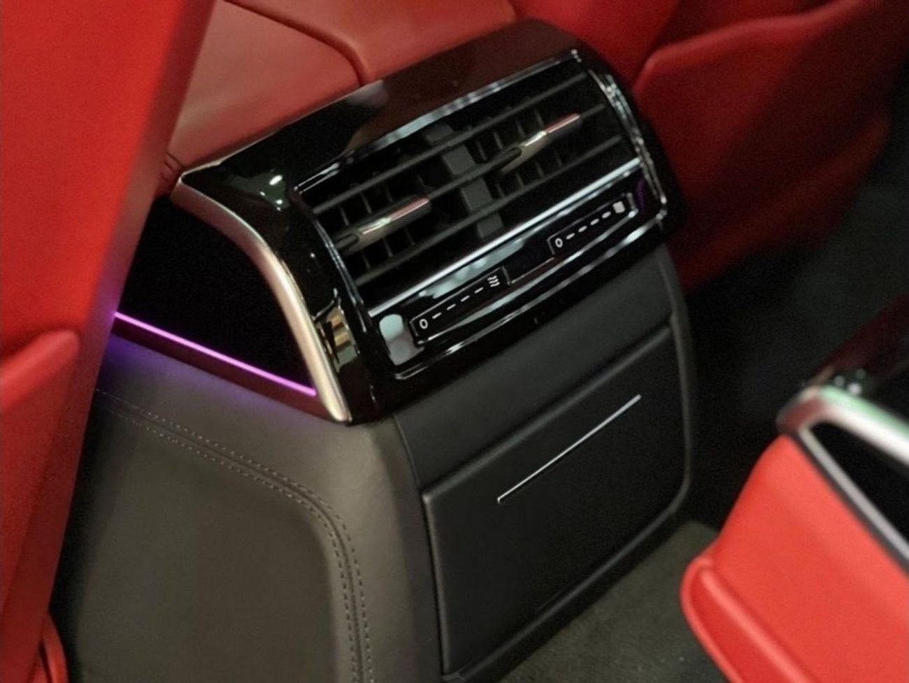 Audi S8 Audi S8, full option, agency condition, agency paint, 2 agency service keys