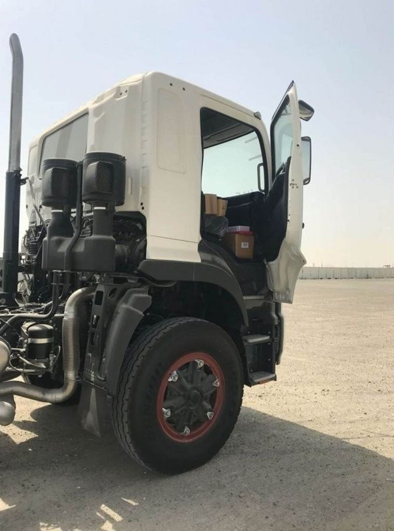 Hino 700 4041  100 ton