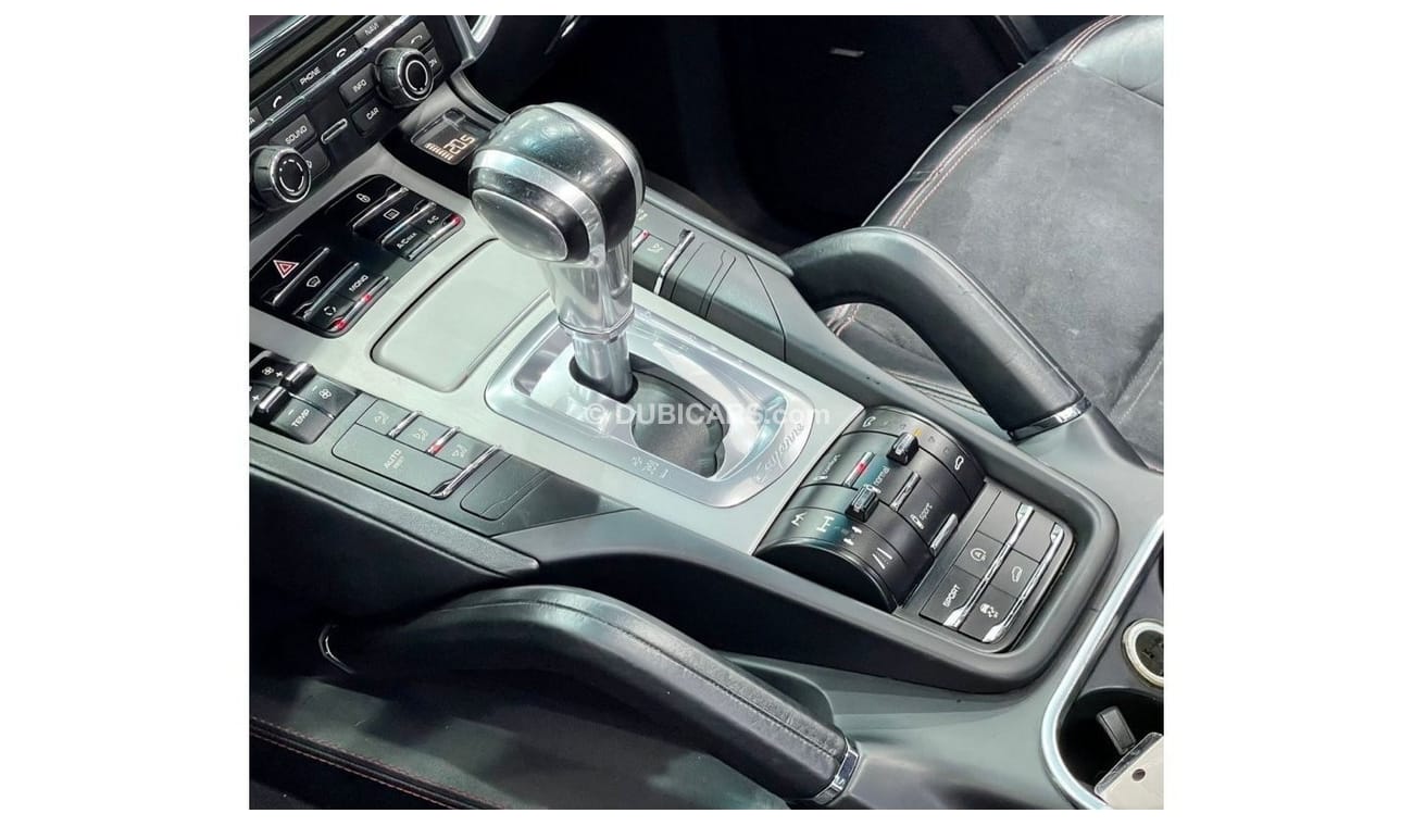 Porsche Cayenne 2013 Porsche  Cayenne GTS V8 Red Carmin, Service History, Just Been Serviced, GCC