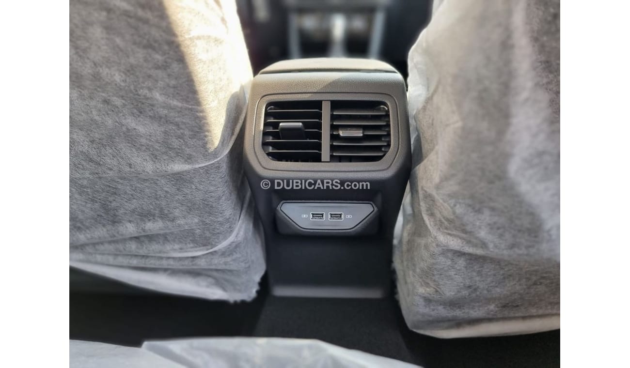 فولكس واجن بورا فولكس فاجن إي بورا كهرباء بالكامل ، بطارية 39.76 كيلو وات في الساعة ، مدى 276 كم ، موديل 2020