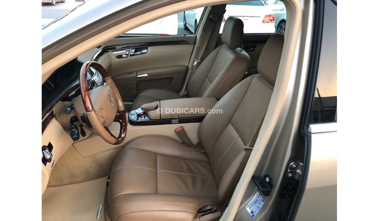 مرسيدس بنز S 350 موديل 2009 خليجي فل مواصفات بانوراما وتحكم كهربي كامل ونظام صوت ممتاز وكاميرا خلفيه وكراسي جلد ومثبت