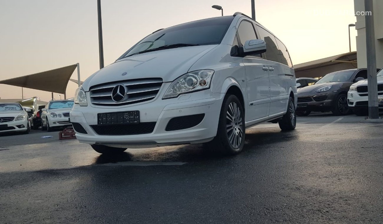 Mercedes-Benz Viano Viano model 2015 GCC car prefect condition full option panoramic roof leather seats electric doors B