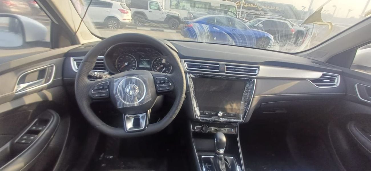 MG 5 LUX MG 5 COLOR WHITE MODEL 2025