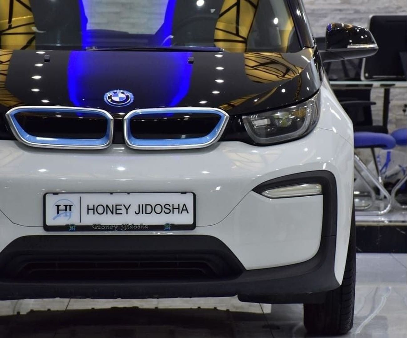 بي أم دبليو i3 EXCELLENT DEAL for our BMW i3 eDrive ( 2019 Model ) in White & Black Color GCC Specs