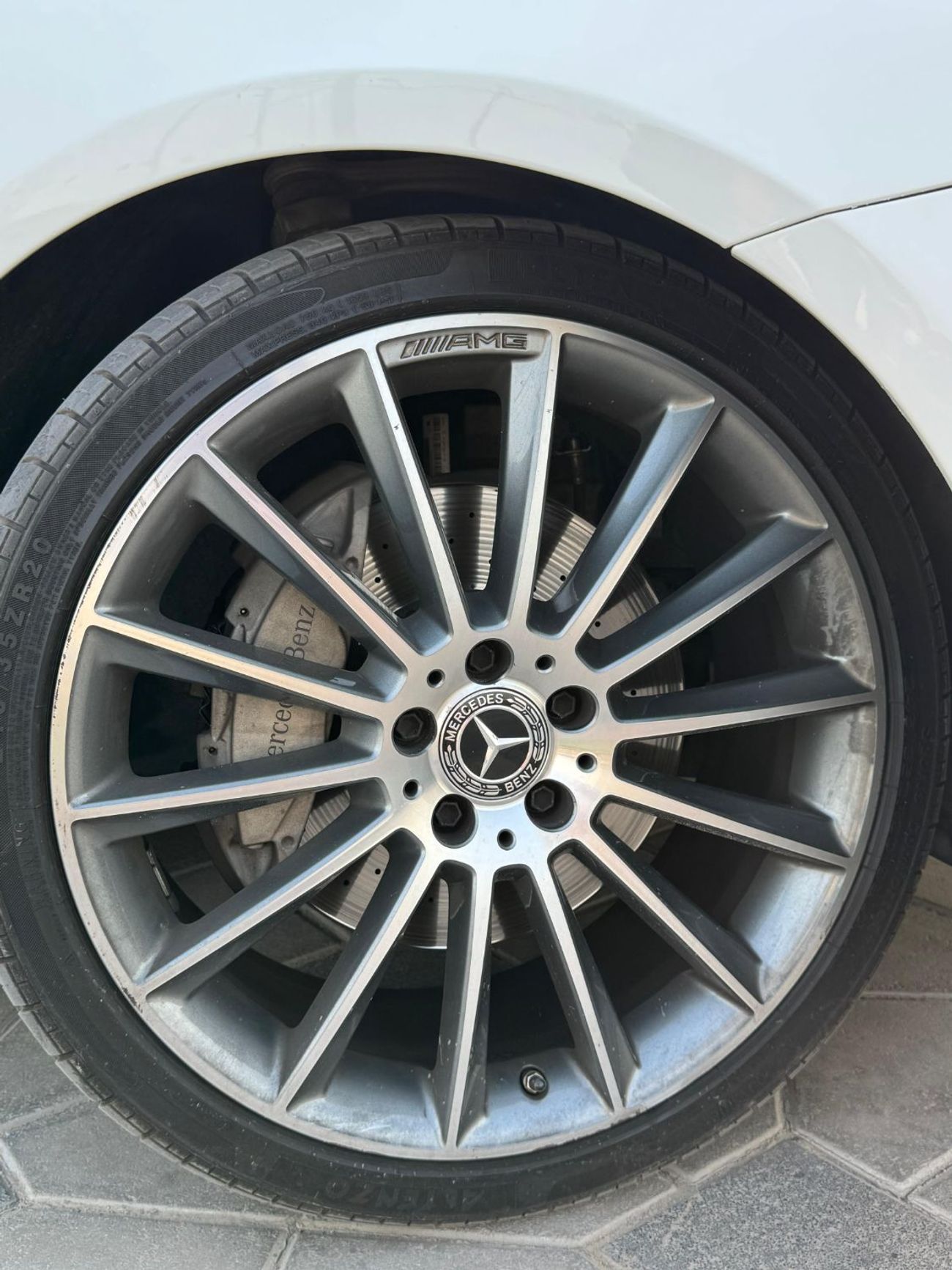 مرسيدس بنز E200