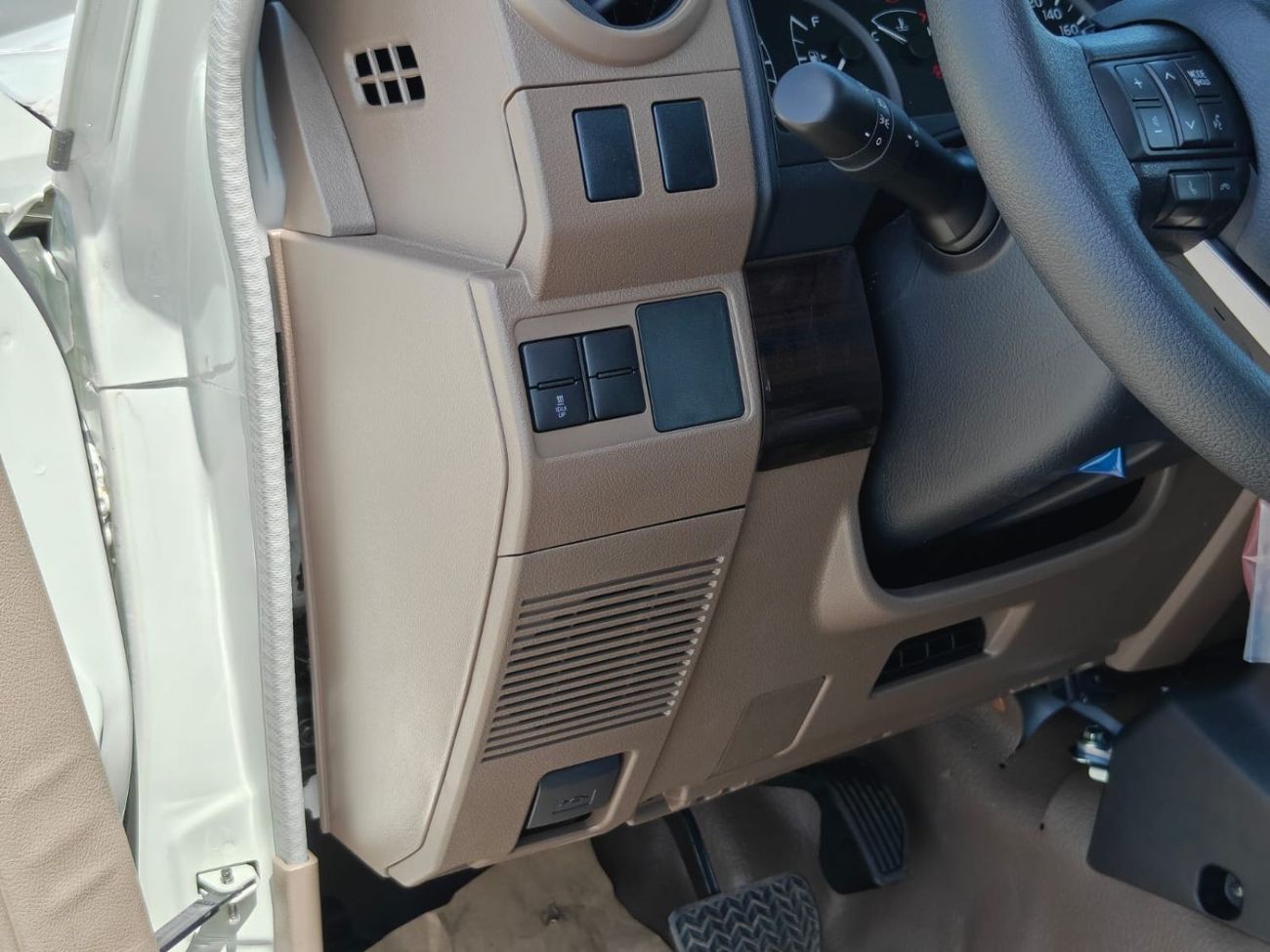 Toyota Land Cruiser 70 2026 TOYOTA LAND CRUISER 78 HARDTOP 2.8L DIESEL AT