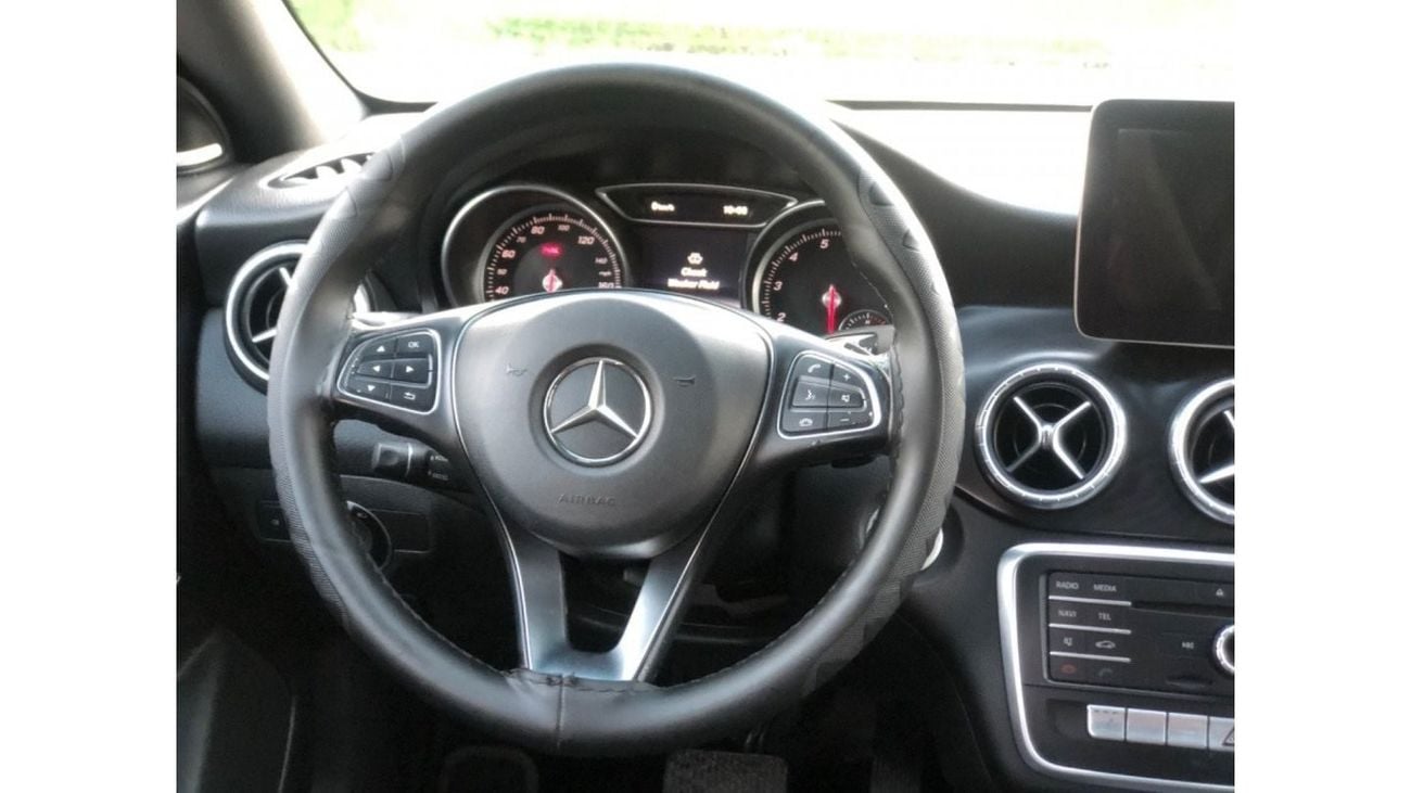 Mercedes-Benz CLA 250 Sport MODEL 2018 CAR PERFECT CONDITION INSIDE AND OUTSIDE FULL OPTION PANORAMIC ROOF LEATHER SEATS