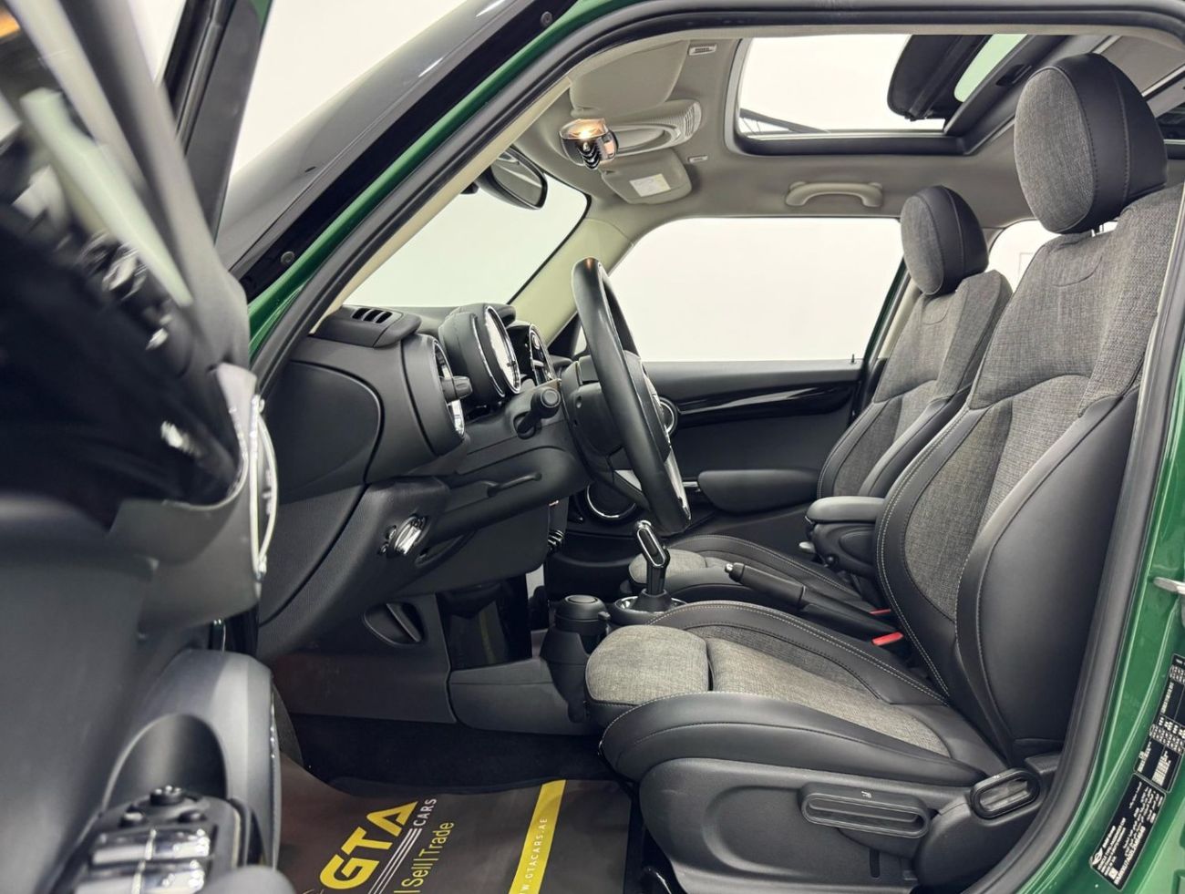 Mini Cooper Std 1.5L (4 Seater) 2020 MINI Cooper, Warranty, Full MINI Service History, Excellent Condition, GCC