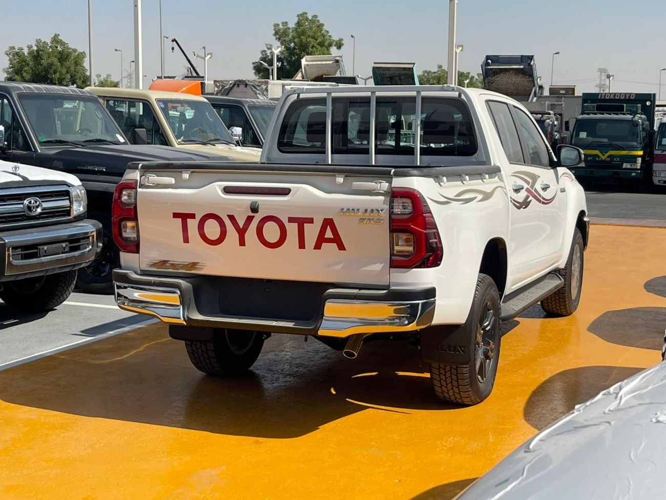 Toyota Hilux GLX 2.7L Double Cab Utility 4WD M/T Toyota Hilux PETROL GLX 2.7L Double Cab 4WD M/T 2025