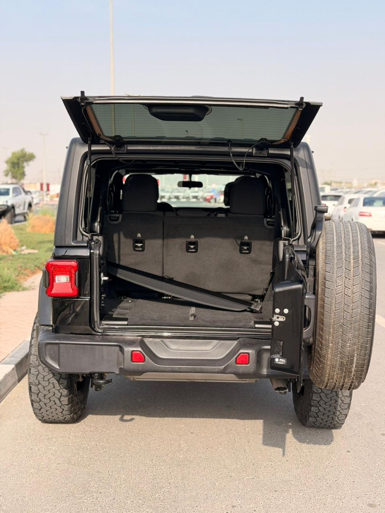 جيب رانجلر Jeep WRANGLER sport 4x4 2.0L  v4 270Hp petrol Engine Colour Black Interior black Transmission Automa