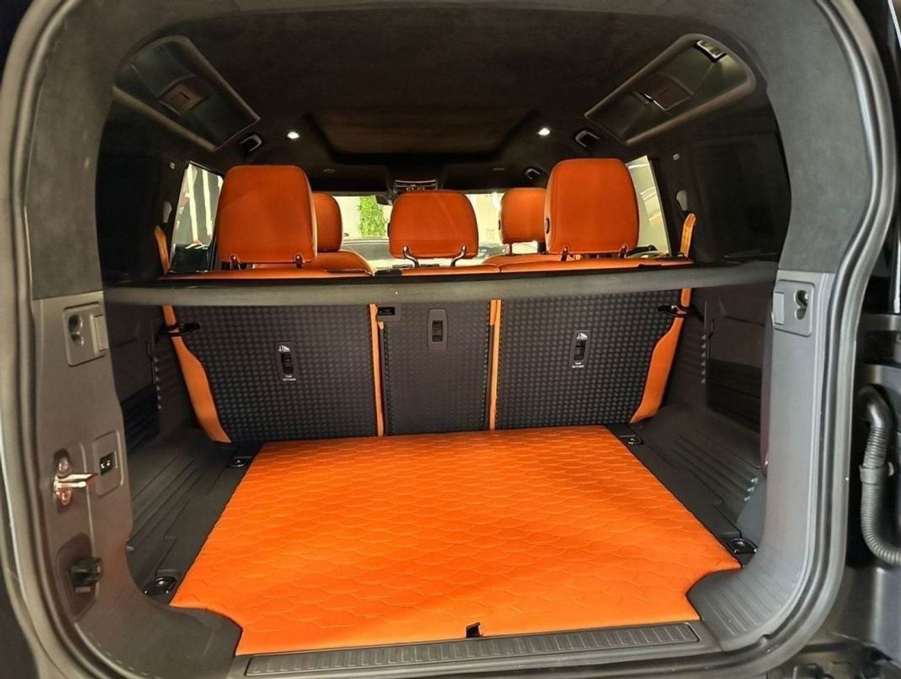 Land Rover Defender VENUUM 2023 DEFENDER 1/99 LIMITED EDITION