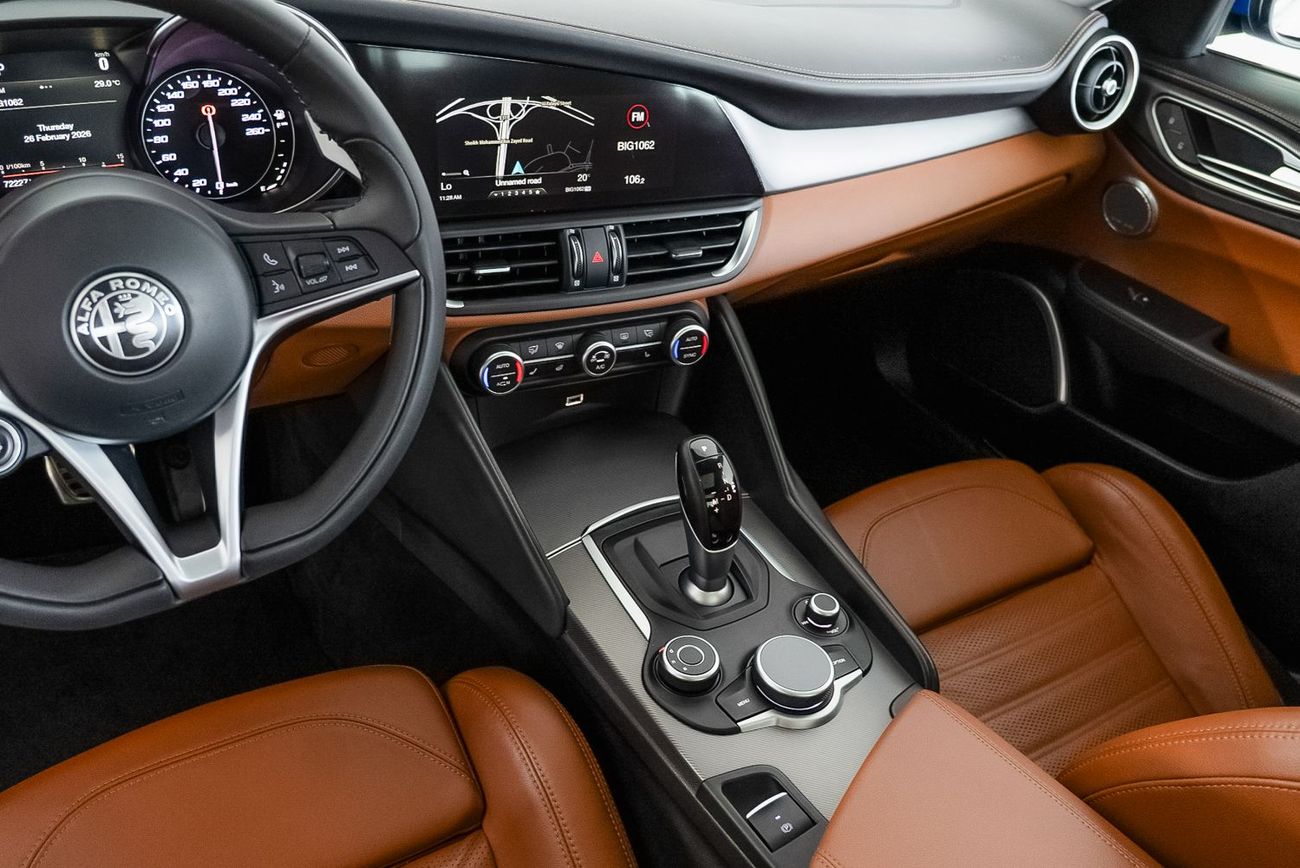 ألفا روميو جوليا Veloce 2.0L AWD