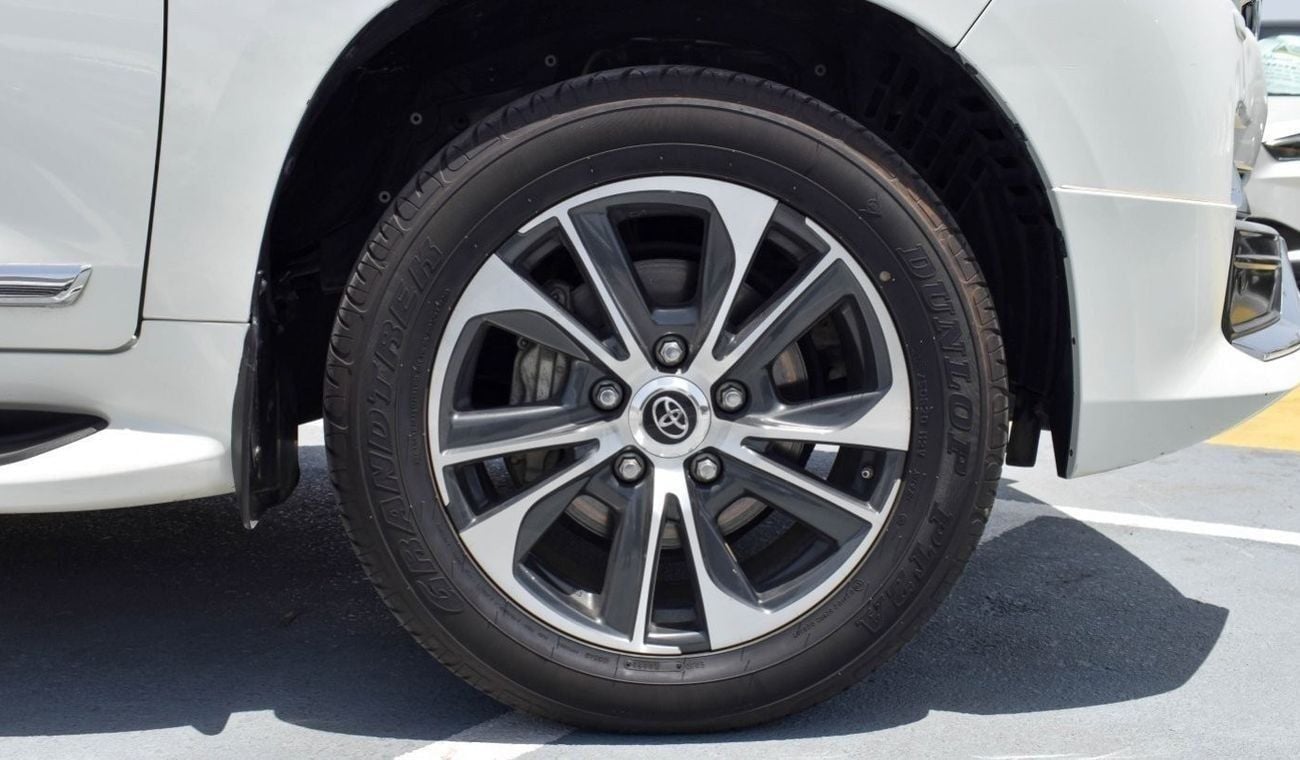 Toyota Land Cruiser TOYOTA LAND CRUISER VXR 5.7L 4WD