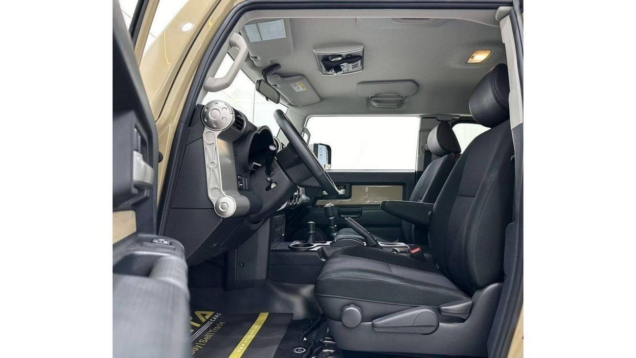 تويوتا إف جي كروزر 2023 Toyota FJ Cruiser GXR, Feb 2026 Toyota Warranty, Feb 2027 Toyota Service Pack, Low Kms, GCC