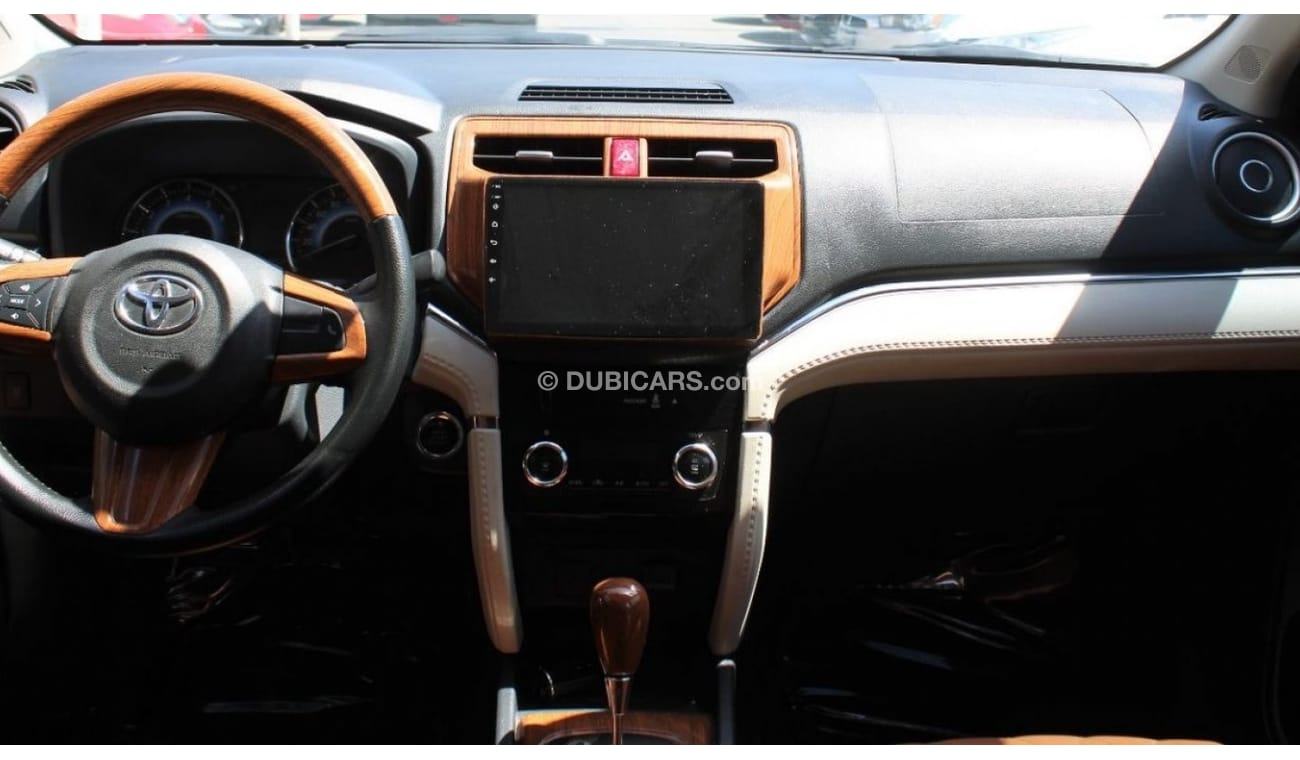 تويوتا راش خالية من الحوادث - خليجي - مكينة 1500 سي سي - جي اكي - السيارة بحالة ممتازة من الداخل والخارج