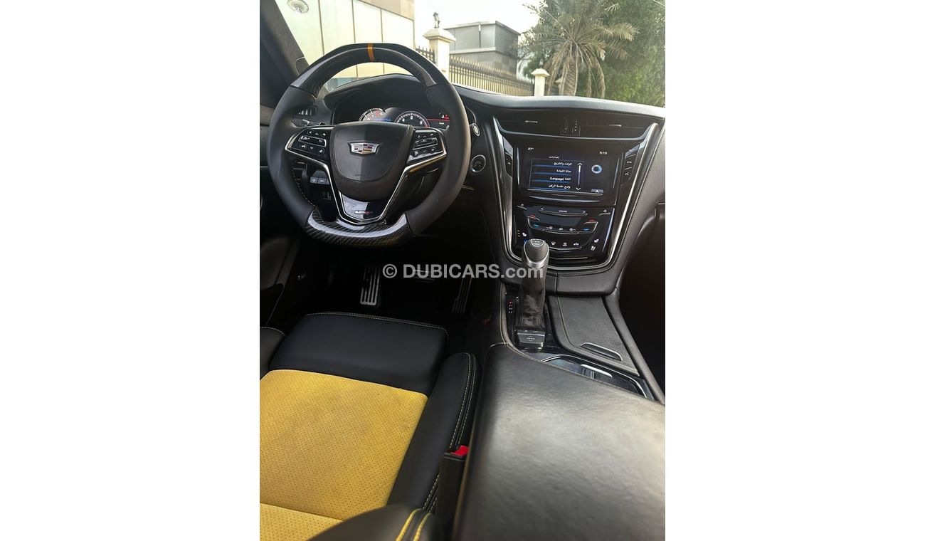 كاديلاك CTS V