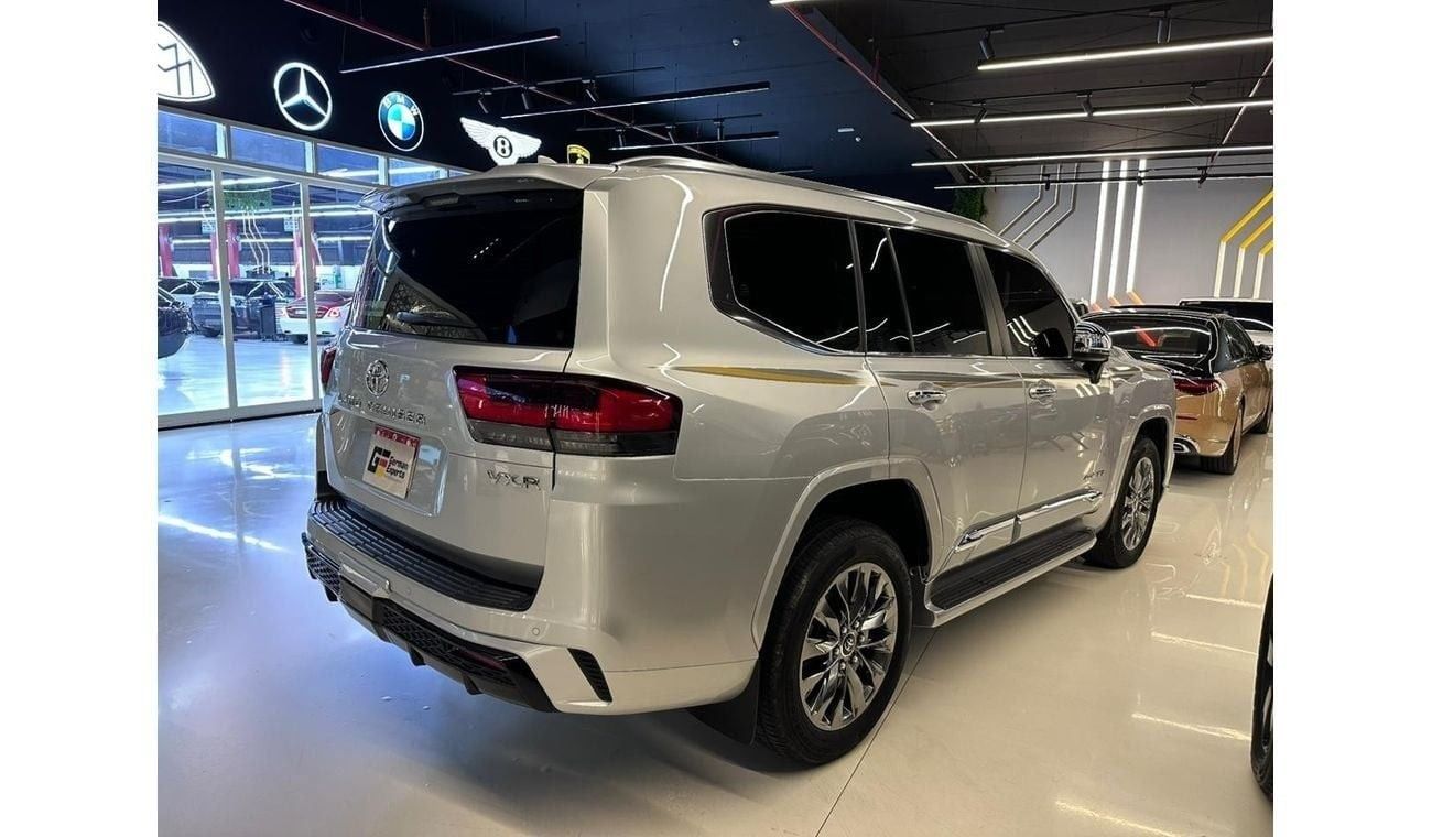 تويوتا لاند كروزر VXR 3.5L 2024 TOYOTA LAND CRUISER VX-R / 5 years ALFUTTAIM warranty