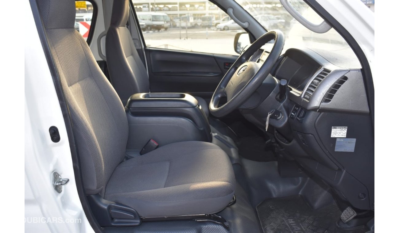 تويوتا هاياس diesel right hand drive automatic gear 14 seats 3.0L