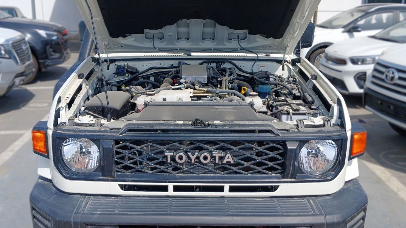 Toyota Land Cruiser Pick Up Toyota LC79 2.8L Diesel Manual SC Pickup 2025YM