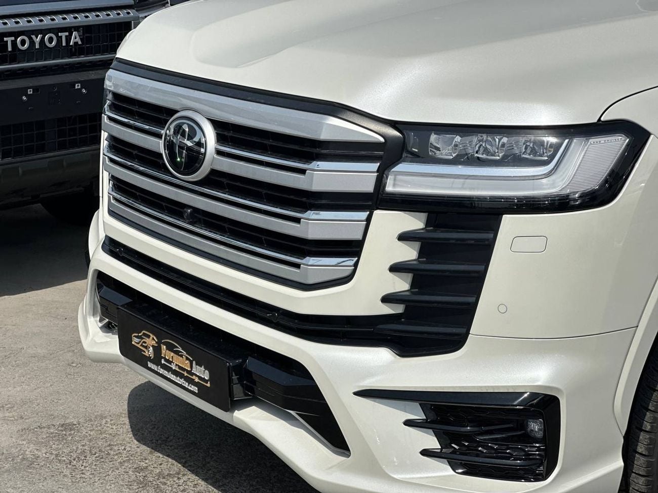 تويوتا لاند كروزر VXR 4.0 لتر PTR أوتوماتيك // 2026 // كاملة المواصفات مع رادار، كاميرا 360 درجة، ذاكرة، مقاعد مدفأة و