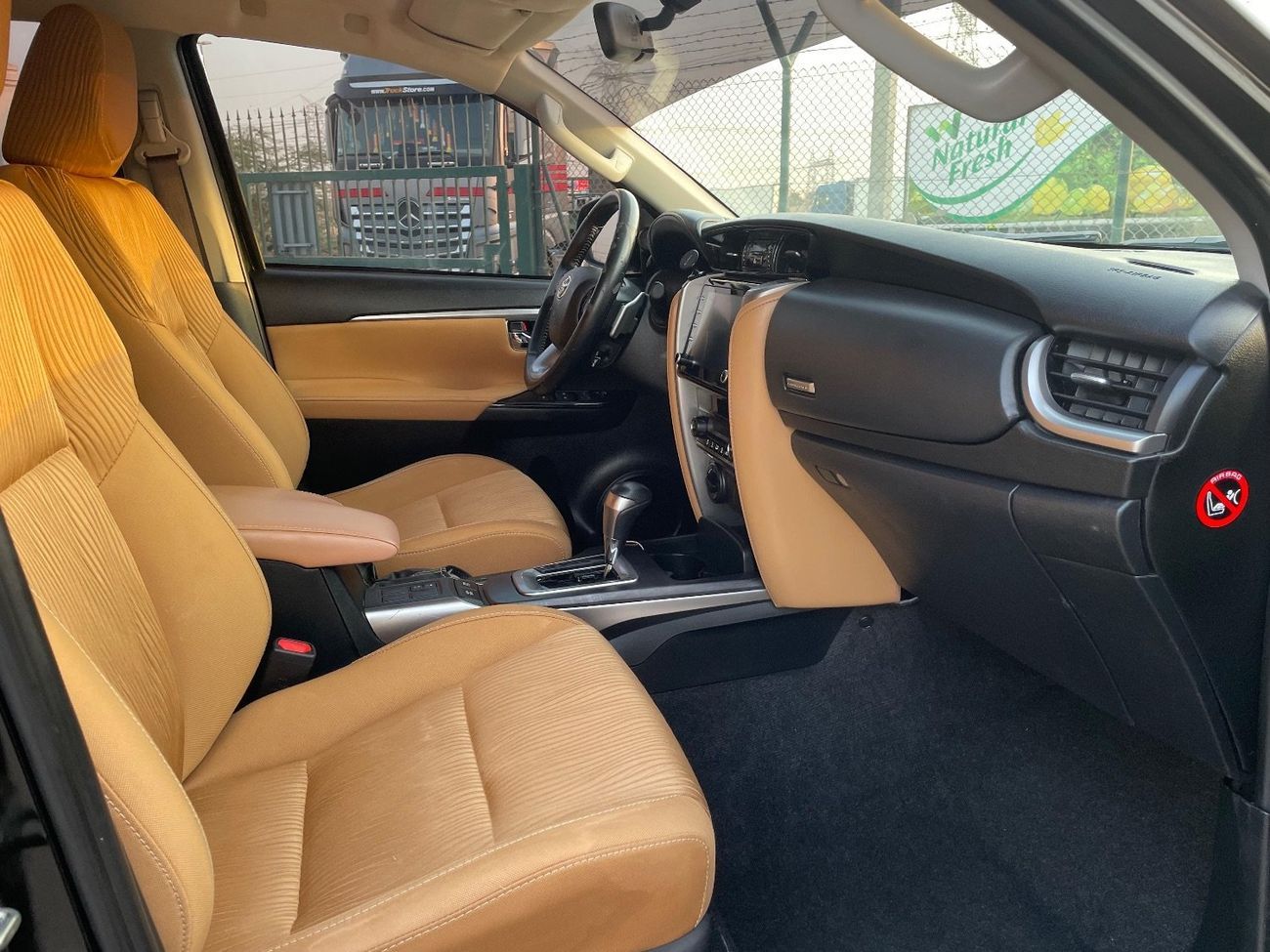 Toyota Fortuner GXR 4.0L (278 HP)