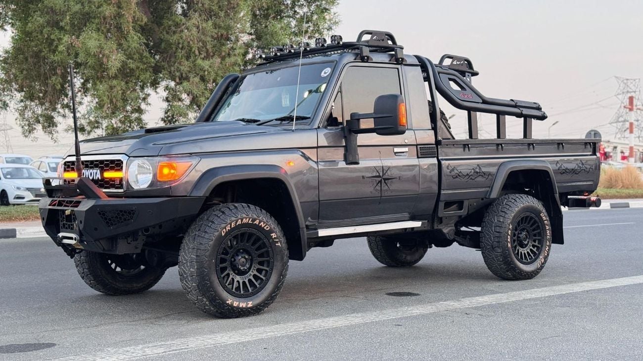 تويوتا لاند كروزر بيك آب -