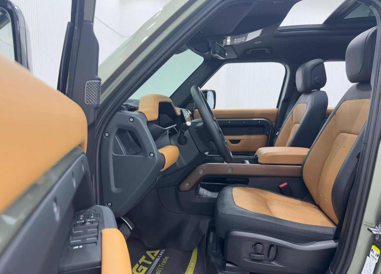 Land Rover Defender 110 X P400 3.0L 2024 Land Rover Defender 110 P400 X, January 2029 Land Rover Warranty + Service Pack