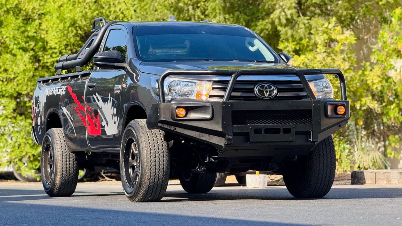 Toyota Hilux SINGLE CABIN | BULL BAR | MANUAL TRANSMISSION | 2.8L DIESEL ENGINE | 2022