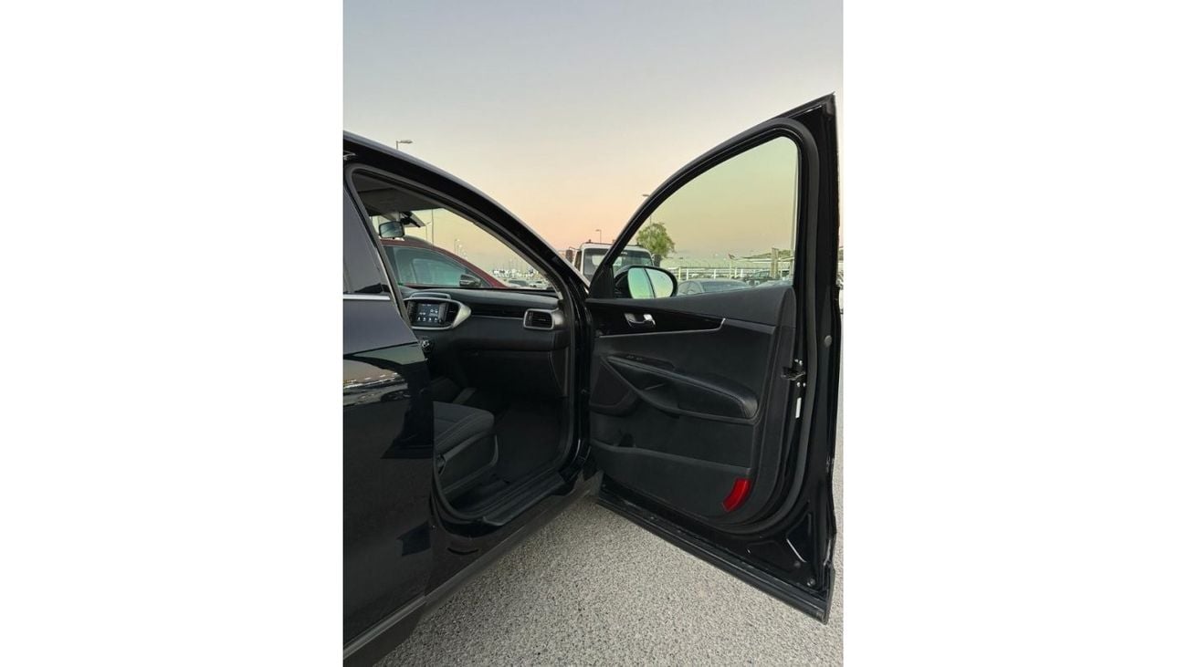 Kia Sorento car in perfect condition 2020 with engine capacity 2.4 4wd