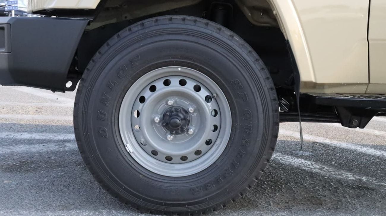 تويوتا لاند كروزر بيك آب V Std 4.0L Single Cab Utility 4WD