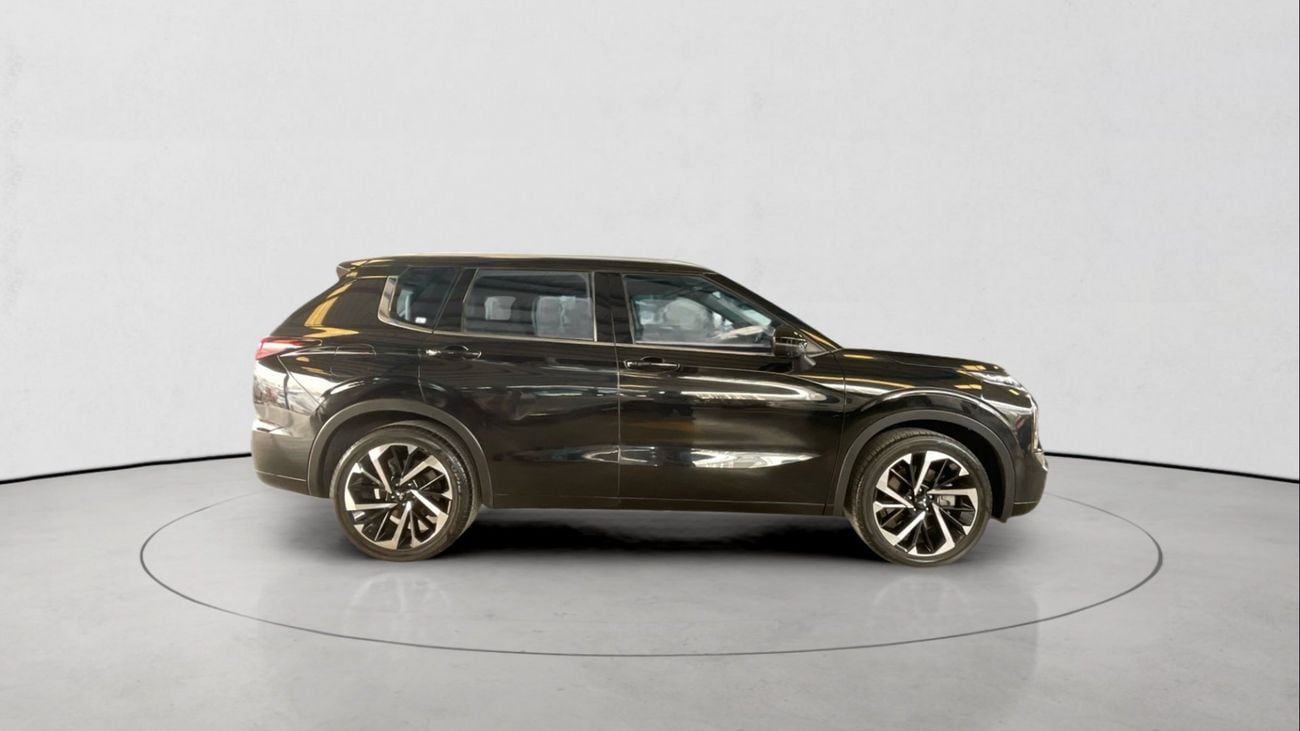 ميتسوبيشي آوتلاندر 2.5 GLX AUTO 4WD 7SEAT PREMIUM LAUNCH ED | شامل الضمان | 0 ﺪﻔﻋﺓ ﺃﻮﻟﻯ